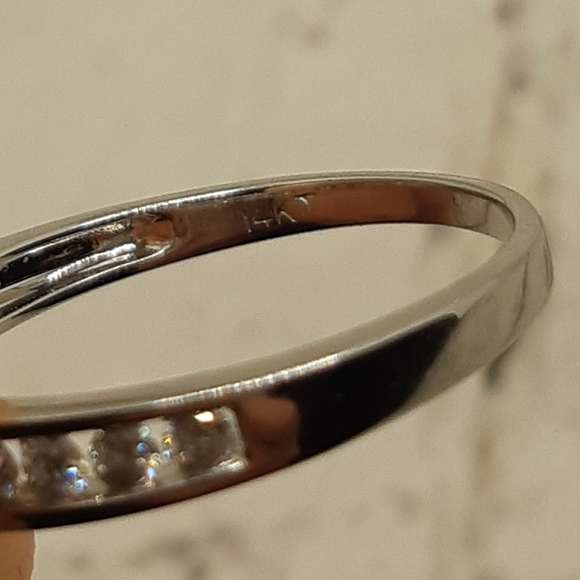 14KT Diamond Ring 12 channel set diamonds 0.39ct - Picture 4 of 6